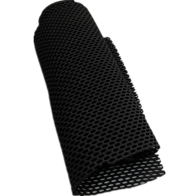 Folha de neoprene macia e respirável com perfurações
