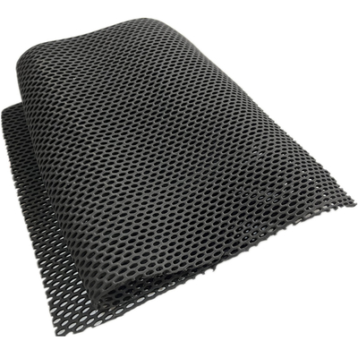 Folha de neoprene macia e respirável com perfurações
