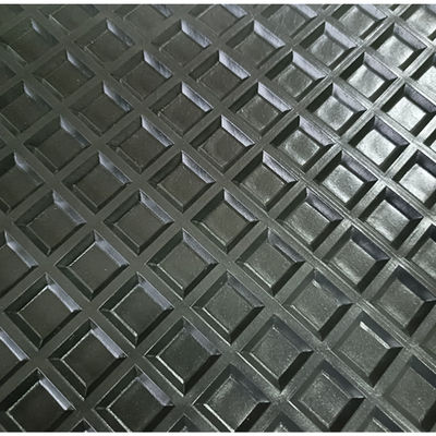 Correia transportadora industrial de PVC com padrão de grade para máquina de lixamento de madeira plana, opções OEM personalizáveis