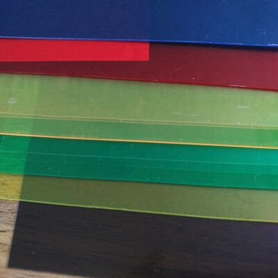 Folha de PVC e folha de plástico certificada ROHS resistente à corrosão de tamanho personalizado para aplicações industriais